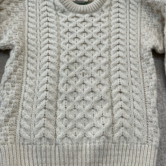 YOUTH CARRAIGDONN CREAM ARAN 100% MERINO WOOL SWEATER, SIZE MEDIUM - Picture 2 of 5